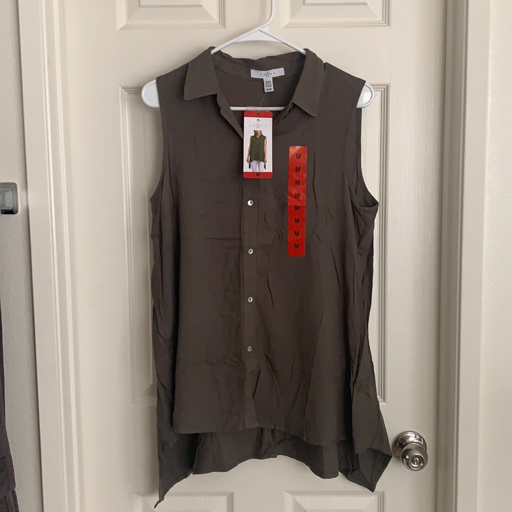 NEW!!! Fever Ladies' Sleeveless Blouse. Olive